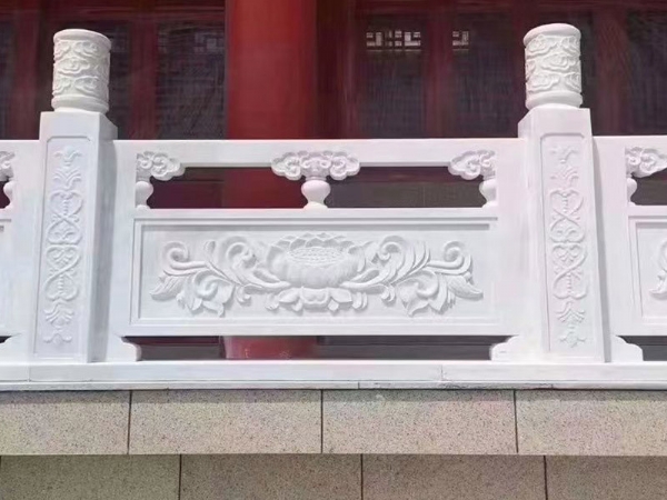 石欄板